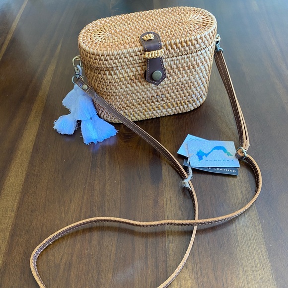 Hand woven trendy cross-body bag NWT - Picture 2 of 10